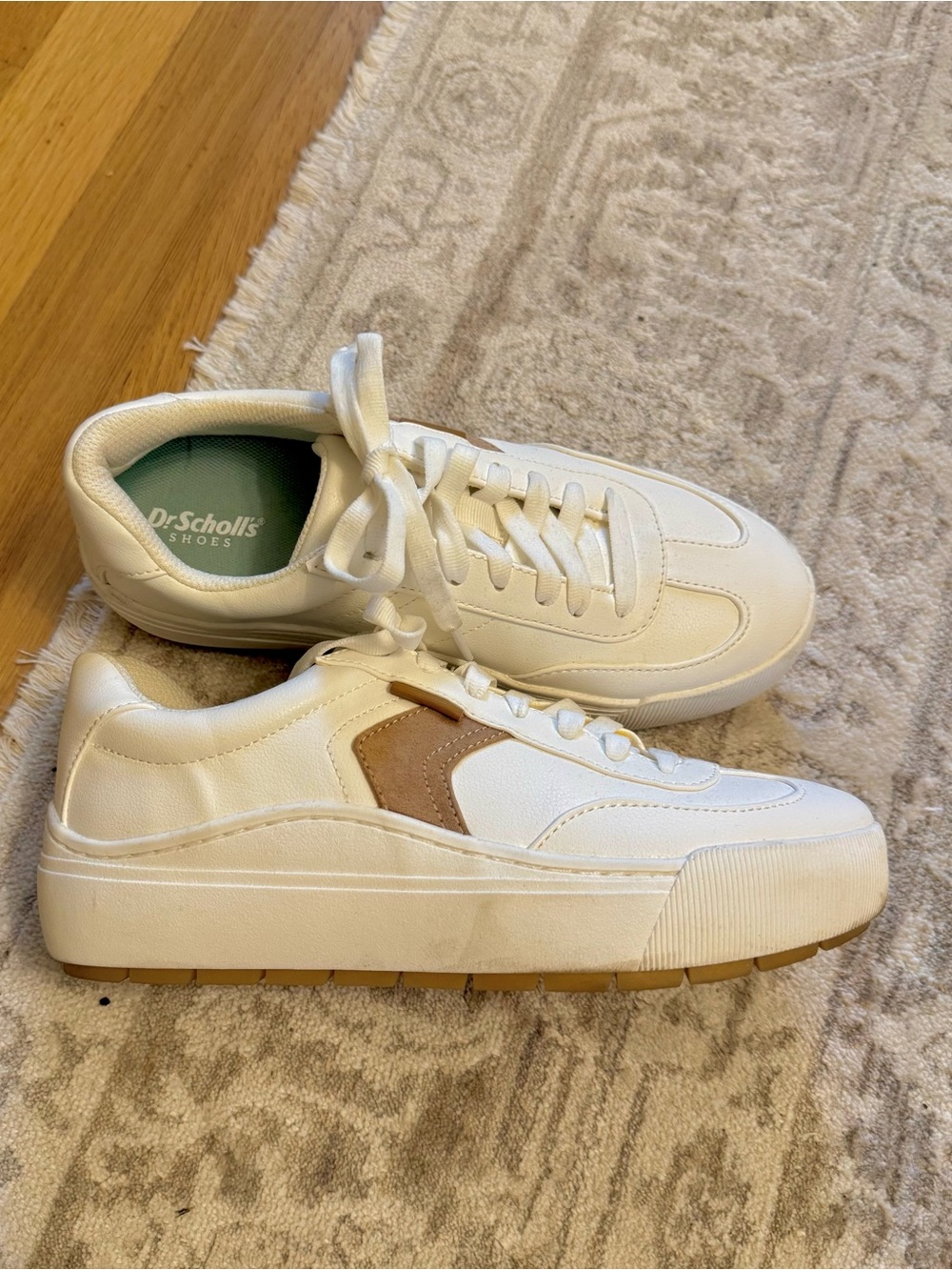Women’s sneakers